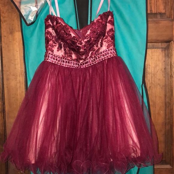 Dresses & Skirts - Blush prom homecoming dress